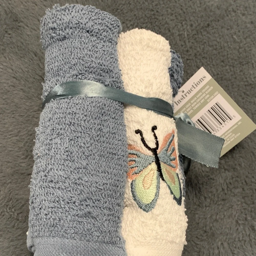 Blue and White Washcloth Set